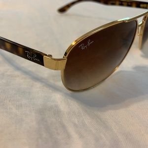 Ray-Ban Aviators, Gold Rim Tortoiseshell
